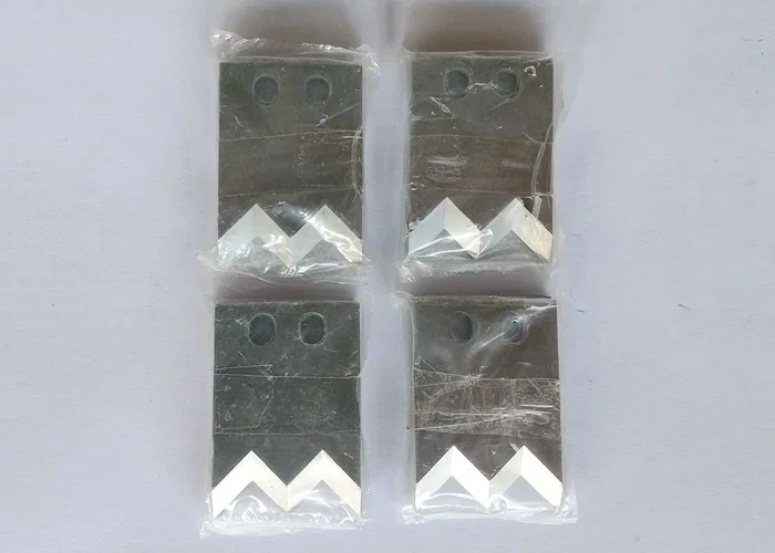 white steel Blade, tungsten steel Blade, flat groove Blade, for stripping machine Tungsten Steel Blade, High-Speed Steel Blade, Single Wire Tungsten Steel Blade, A Double-wire Tungsten Steel Blade, A Pair Of Terminal Blades, 3F Air Peeling Machine Blade, One Piece Of Single Wire High-Speed Steel Blade, One Piece Of Double-wire High-speed Steel Blade, 2000# Mold Blade, Coaxial Machine Blade, White Steel Blade ホワイトスチールブレード、タングステンスチールブレード、フラットグルーブブレード、ストリッピングマシンタングステンスチールブレード、高速度スチールブレード、単線タングステン鋼ブレード、ダブルワイヤータングステンスチールブレード、一対の端子ブレード、3Fエアピーリングマシンブレード、シングルワイヤー高速度鋼ブレードのワンピース、ダブルワイヤーハイスピードスチールブレードのワンピース、2000#モールドブレード、 同軸機械ブレード、ホワイトスチールブレード