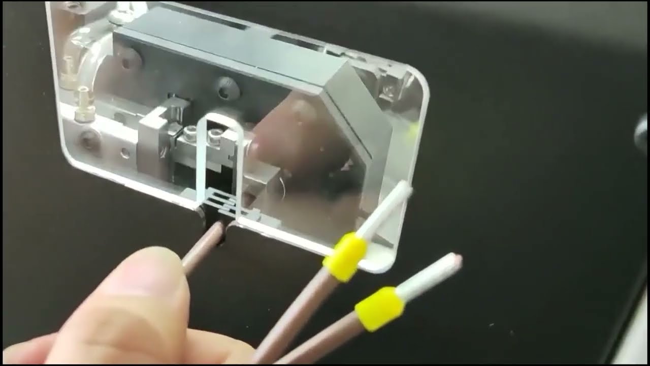 絶縁被覆付きチューブ端子圧着機｜電線ストリッピング・端子圧着機