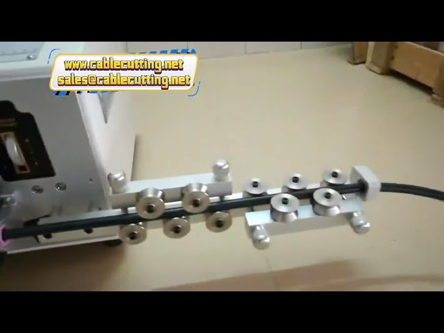 【空気圧式】2芯同軸ケーブル用 外皮・内芯剥離機 | ケーブル製造設備