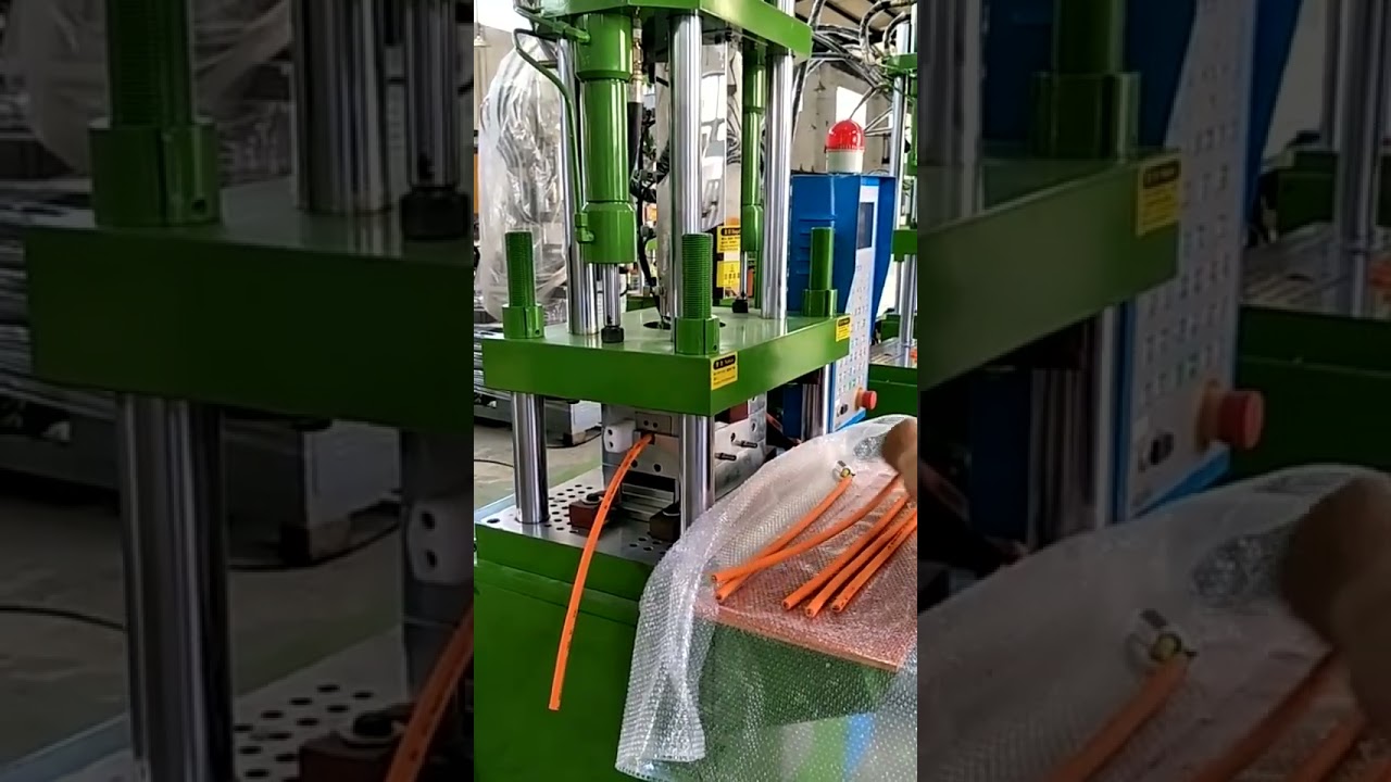 AU規格3フラットピン対応 PVCプラスチック射出成形機 450ST | 高効率・高精度成形