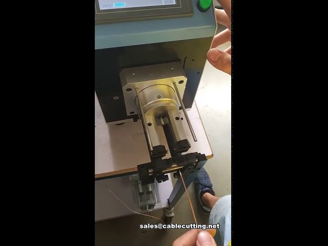 【自動化】小型同軸ケーブル切断・被覆剥き機｜ワイヤーストリッピングマシン