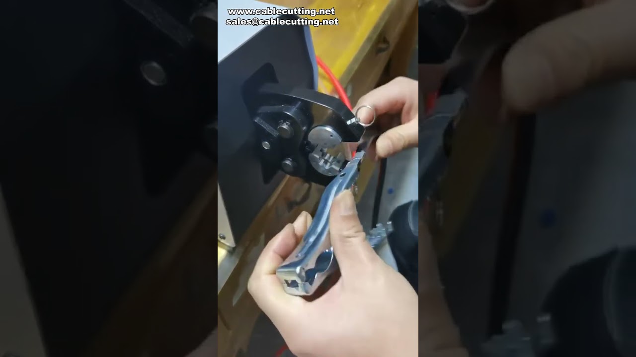 空気圧式端子圧着機でワニ口クリップをワンステップ圧着！