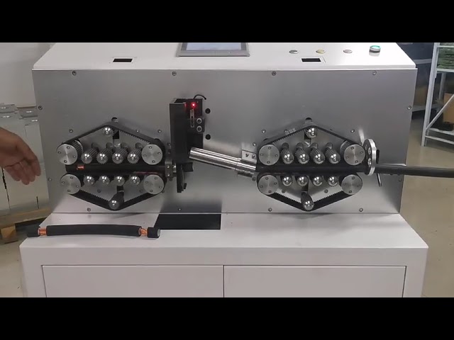 全自動コンピュータ制御 大型方形電線剥線機 最大150mm²対応