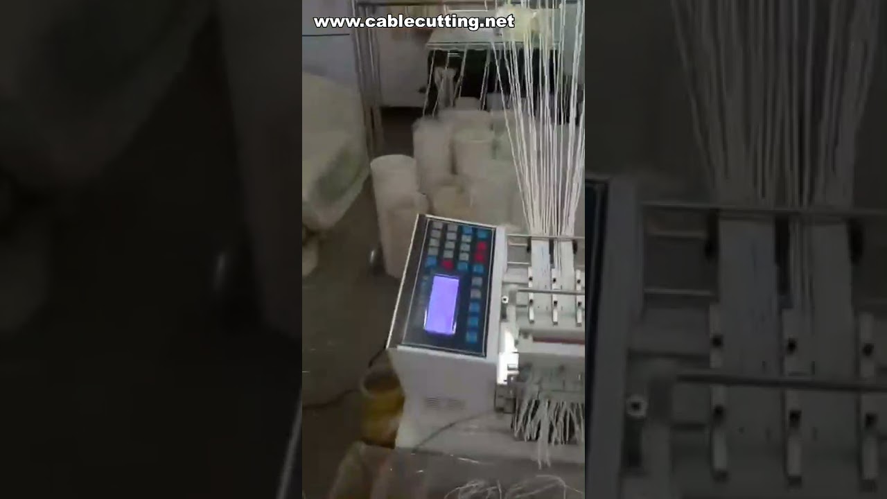 フェイスマスク自動加工ライン：カット・ノーズワイヤー剥離・耳ループ加工機
